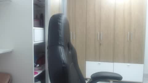 Snapshot of roxanalove7 chatting on February 20, 2025, 1:03 am Roxana online show from February 20, 2025, 1:03 am