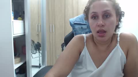 Snapshot of roxanalove7 chatting on March 10, 2025, 1:34 am Roxana online show from March 10, 2025, 1:34 am