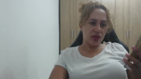 Snapshot of roxanalove7 chatting on October 1, 2025, 3:12 am Roxana online show from October 1, 2025, 3:12 am