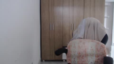 Snapshot of roxanalove7 chatting on October 8, 2025, 9:56 pm Roxana online show from October 8, 2025, 9:56 pm