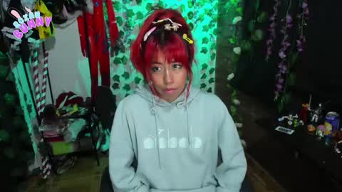 roxxy online show from February 23, 2025, 9:33 am