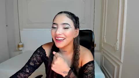 roxanerichie  online show from November 25, 2025, 7:58 pm