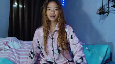 roxanne_98 online show from March 22, 2026, 3:10 am