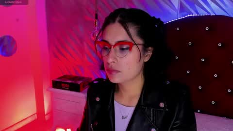 roxanne_han online show from April 24, 2026, 11:56 am