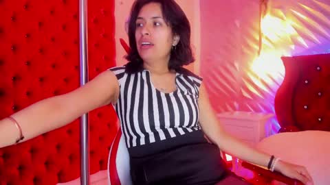 roxanne_han online show from May 18, 2026, 12:22 pm