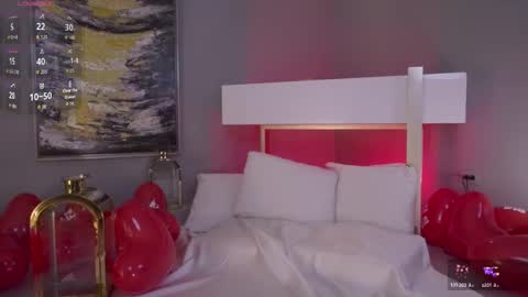 Roxanne Hill  online show from February 14, 2025, 3:47 pm