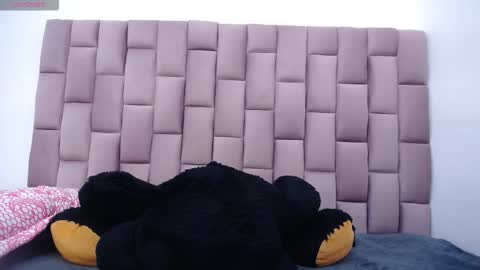 Snapshot of roxannehott chatting on February 11, 2026, 7:41 pm ross brown online show from February 11, 2026, 7:41 pm