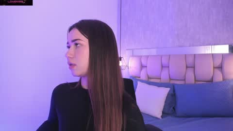 Snapshot of roxie_summers chatting on February 9, 2025, 2:17 am Roxie online show from February 9, 2025, 2:17 am