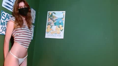 Roxie online show from December 3, 2025, 9:35 pm