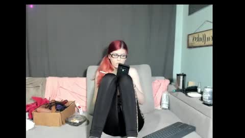 roxihazeleyes online show from March 2, 2025, 6:37 am