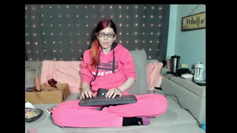 roxihazeleyes online show from March 2, 2025, 3:48 pm