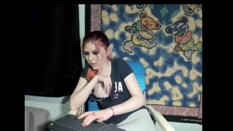 roxihazeleyes online show from March 8, 2025, 10:54 am