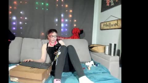 roxihazeleyes online show from September 10, 2025, 11:38 pm