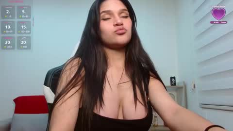 roxxi_2110 online show from September 14, 2025, 1:16 am