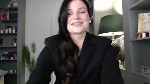 roxxiejet online show from November 20, 2025, 9:09 am