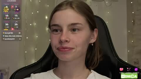 Snapshot of roxxxie_reid chatting on April 25, 2026, 6:38 pm Roxieex ABBY online show from April 25, 2026, 6:38 pm