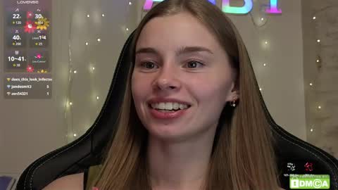 Snapshot of roxxxie_reid chatting on May 1, 2026, 7:40 pm Roxieex ABBY online show from May 1, 2026, 7:40 pm
