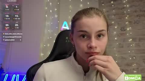 Snapshot of roxxxie_reid chatting on May 9, 2026, 7:41 pm Roxieex ABBY online show from May 9, 2026, 7:41 pm