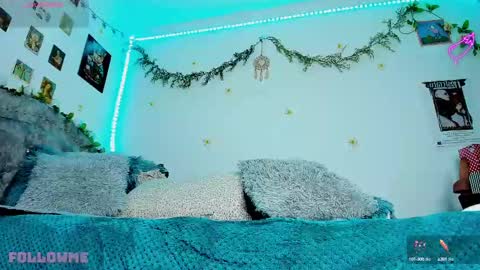 Roxxane online show from March 9, 2025, 8:18 am