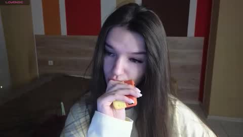 Snapshot of roxy_dark chatting on February 10, 2026, 5:28 pm Roxy online show from February 10, 2026, 5:28 pm