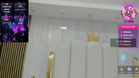 Snapshot of roxy_flame_ chatting on April 23, 2026, 11:20 am Roxy online show from April 23, 2026, 11:20 am