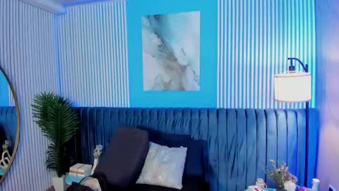 Roxy hell online show from November 9, 2025, 12:03 pm