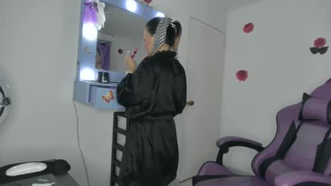 Roxy online show from May 5, 2026, 1:57 am