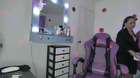 Roxy online show from May 6, 2026, 5:03 am