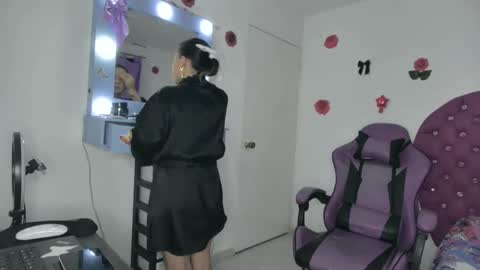 Roxy online show from May 18, 2026, 1:56 am