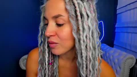 Roxy online show from September 16, 2025, 2:01 am