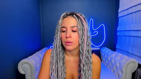 Roxy online show from October 13, 2025, 1:16 am