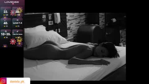 R O X Y  online show from December 15, 2024, 1:32 pm