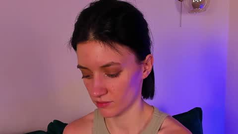 roxy_riot_ online show from February 2, 2025, 7:41 am