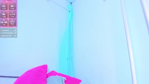 roxy_stone1 online show from December 3, 2025, 8:18 pm