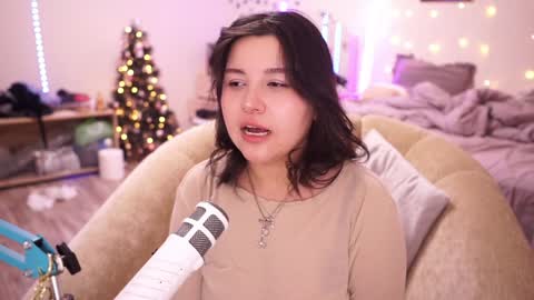 roxysuh online show from December 24, 2024, 12:44 pm