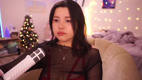 roxysuh online show from February 3, 2025, 5:51 am