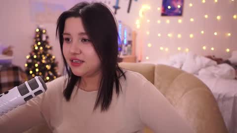 roxysuh online show from February 13, 2025, 11:17 am