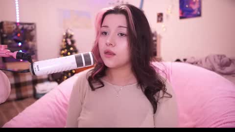 roxysuh online show from September 11, 2025, 7:08 am