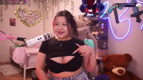 roxysuh online show from November 13, 2025, 6:34 am