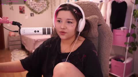 roxysuh online show from April 4, 2026, 7:28 am