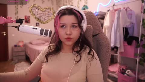 roxysuh online show from April 9, 2026, 7:47 am