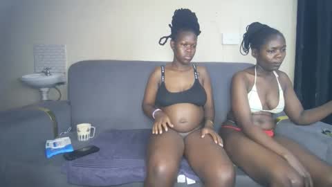 royal_charm online show from March 1, 2026, 2:52 pm