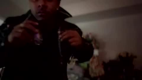 Snapshot of royal_sf chatting on February 16, 2025, 1:16 pm Royal SF online show from February 16, 2025, 1:16 pm