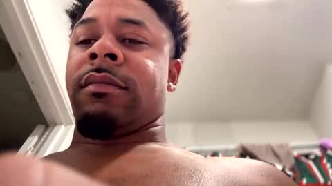 Snapshot of royal_sf chatting on February 18, 2025, 6:15 pm Royal SF online show from February 18, 2025, 6:15 pm