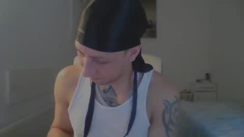royalpapi12 online show from April 9, 2026, 6:41 am