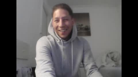 royalpapi12 online show from May 19, 2026, 4:19 am