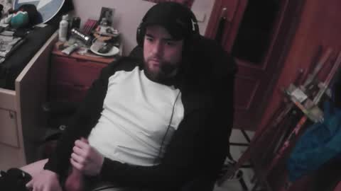 royer04 online show from December 17, 2025, 9:10 pm