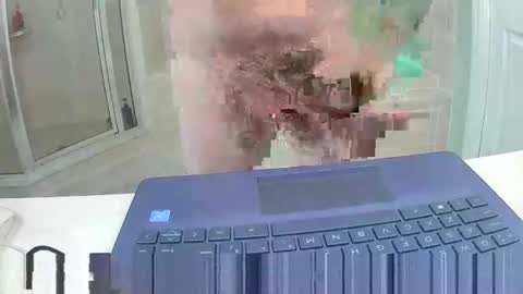 Snapshot of royer8650 chatting on May 16, 2026, 7:45 pm Lookingaround online show from May 16, 2026, 7:45 pm