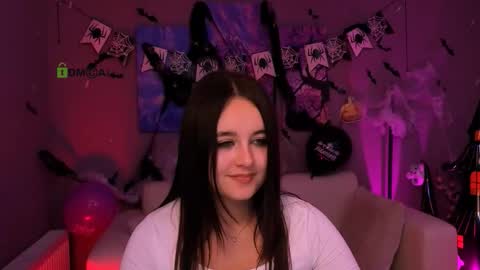 Snapshot of rozmary_ket chatting on October 28, 2025, 5:48 pm Im Rozmary nice to meet you 3 online show from October 28, 2025, 5:48 pm