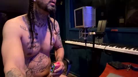 Richhancocc online show from April 16, 2026, 12:28 pm